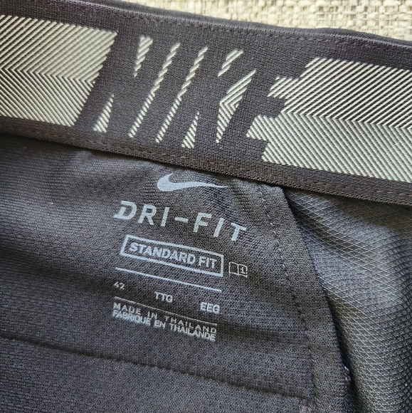 Nike Dri Fit Golf Shorts Mens Size 42 Black Standard Fit - Picture 3 of 6